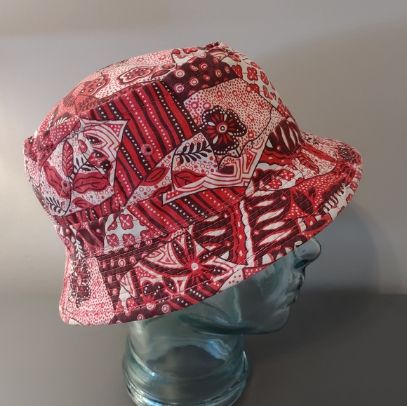 Printed Bucket Hat Red Floral Pattern Foldable Roll-up Crushable Patchwork - Picture 5 of 14